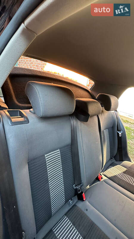 Хетчбек Volkswagen Golf 2008 в Полтаві