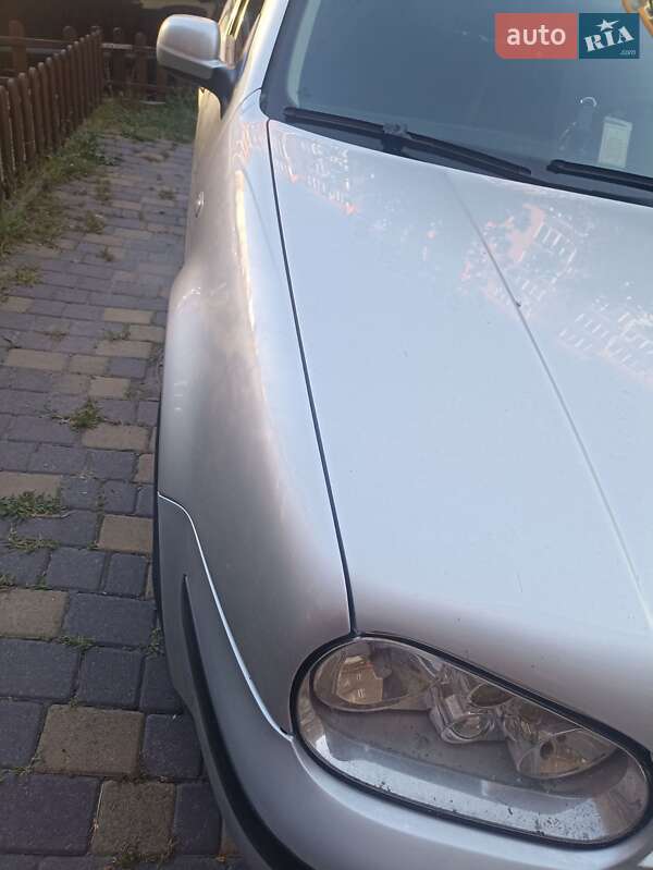 Универсал Volkswagen Golf 2003 в Виннице