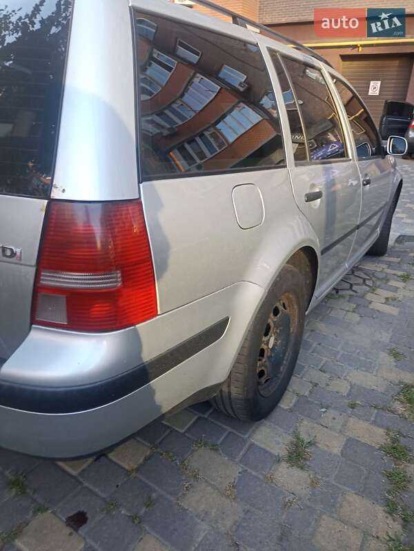 Универсал Volkswagen Golf 2003 в Виннице