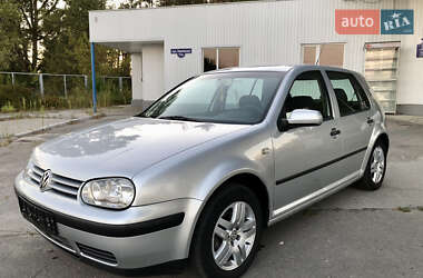 Хетчбек Volkswagen Golf 2001 в Зміїві