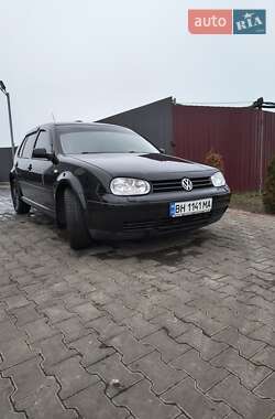Хетчбек Volkswagen Golf 2003 в Южному
