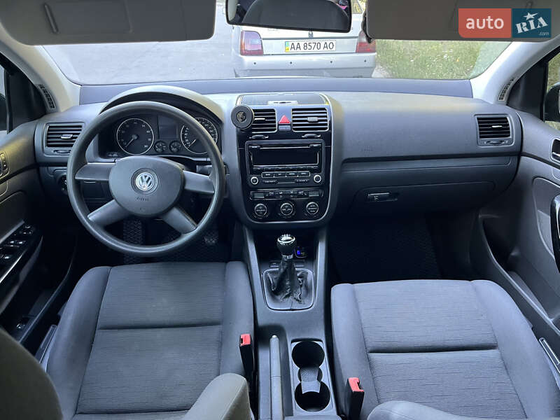 Хетчбек Volkswagen Golf 2005 в Білій Церкві