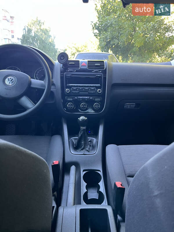 Хетчбек Volkswagen Golf 2005 в Білій Церкві