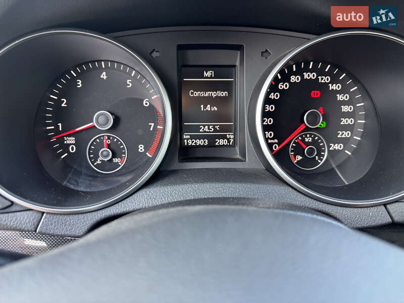 Хэтчбек Volkswagen Golf 2010 в Дубно