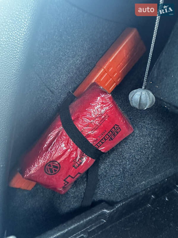 Хетчбек Volkswagen Golf 2006 в Дніпрі