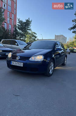 Хетчбек Volkswagen Golf 2005 в Києві