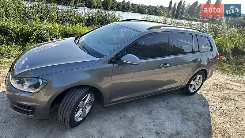 Универсал Volkswagen Golf 2016 в Киеве