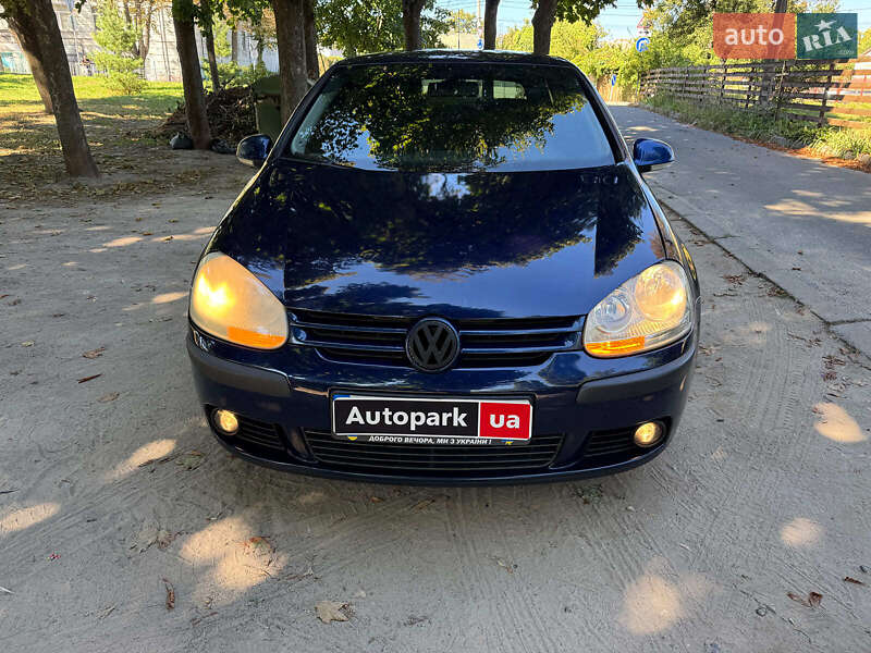 Хетчбек Volkswagen Golf 2005 в Києві