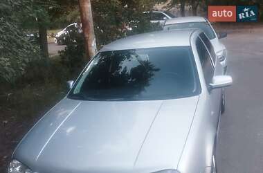Хэтчбек Volkswagen Golf 2001 в Киеве