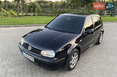 Хэтчбек Volkswagen Golf 2001 в Умани