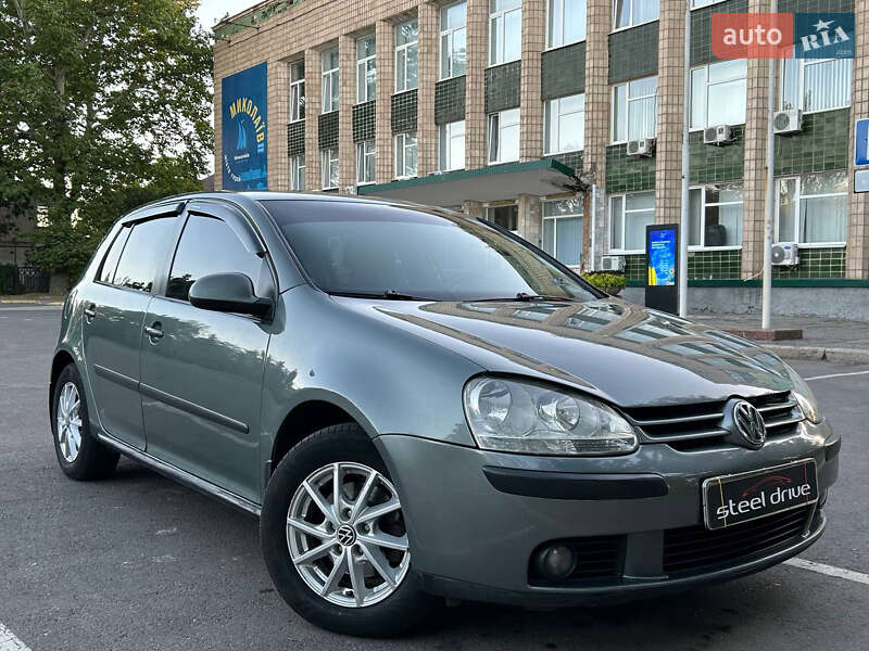 Хетчбек Volkswagen Golf 2005 в Миколаєві