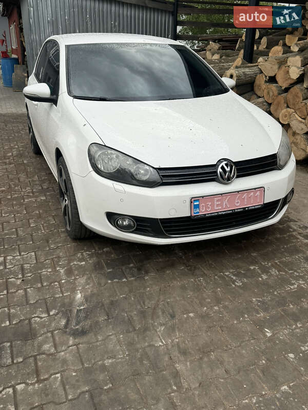 Хэтчбек Volkswagen Golf 2009 в Луцке