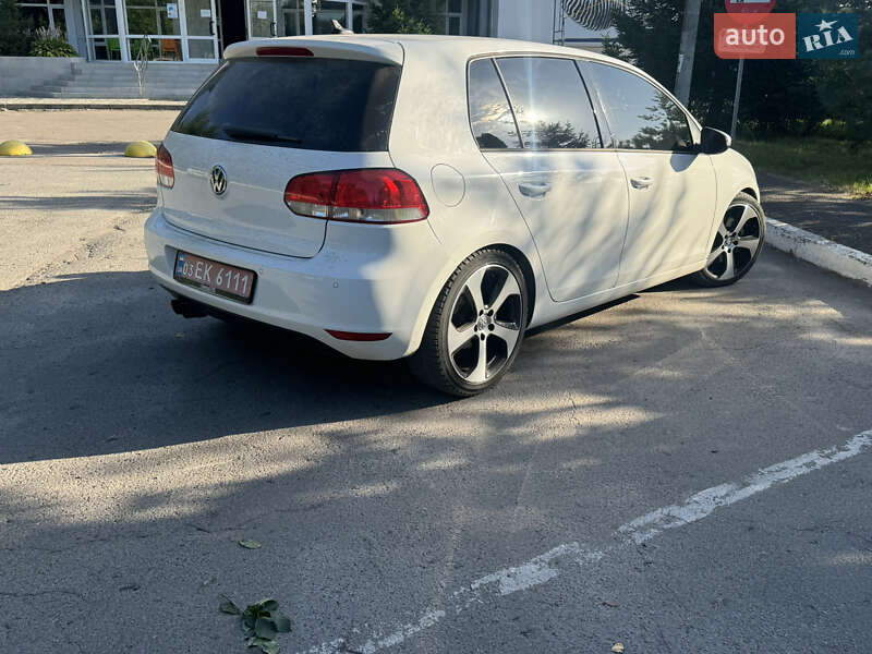 Хэтчбек Volkswagen Golf 2009 в Луцке