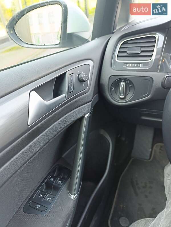 Універсал Volkswagen Golf 2020 в Коломиї