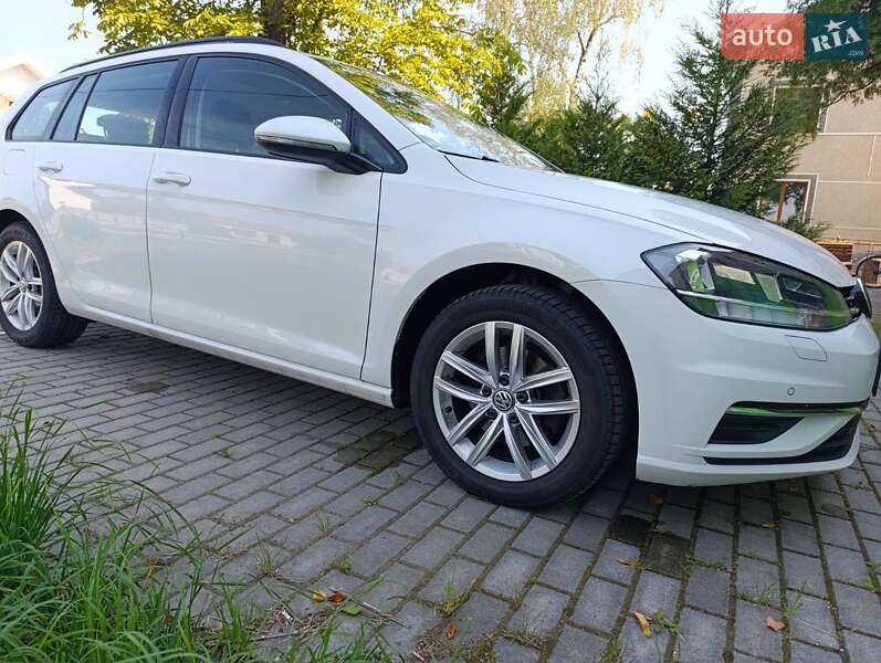Універсал Volkswagen Golf 2020 в Коломиї
