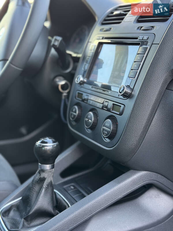 Хетчбек Volkswagen Golf 2007 в Великій Багачці