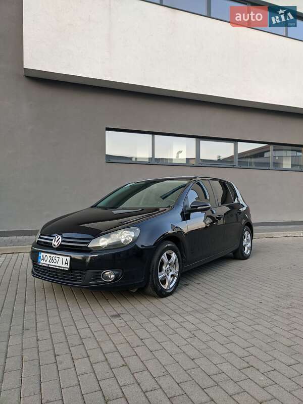 Хетчбек Volkswagen Golf 2012 в Мукачевому