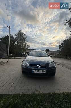Хетчбек Volkswagen Golf 2005 в Путилі