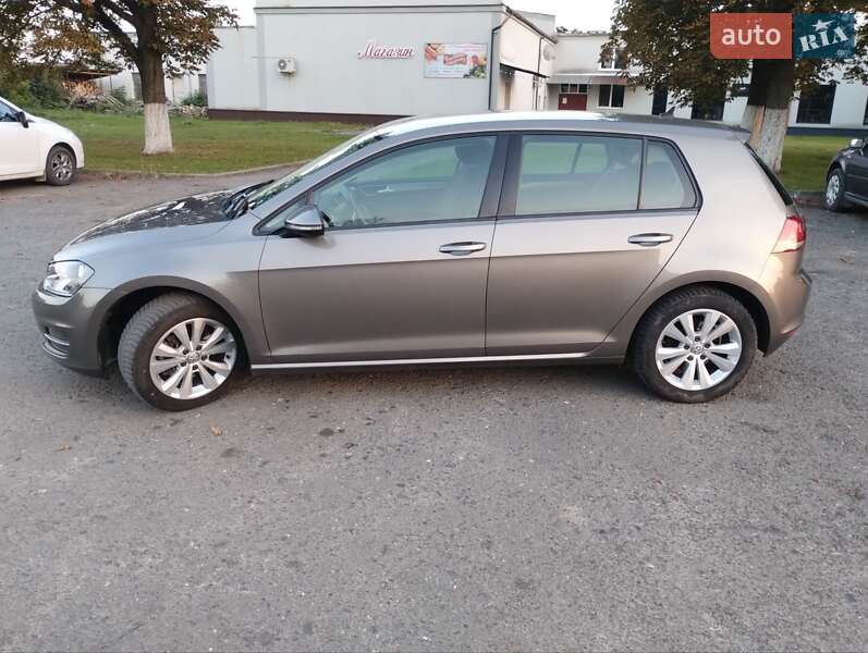 Хэтчбек Volkswagen Golf 2016 в Дубно