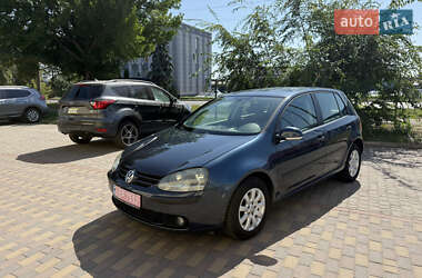 Хетчбек Volkswagen Golf 2004 в Рівному