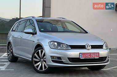 Универсал Volkswagen Golf 2016 в Дубно