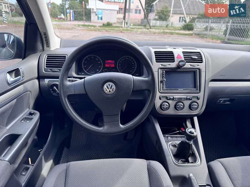 Хэтчбек Volkswagen Golf 2006 в Попельне