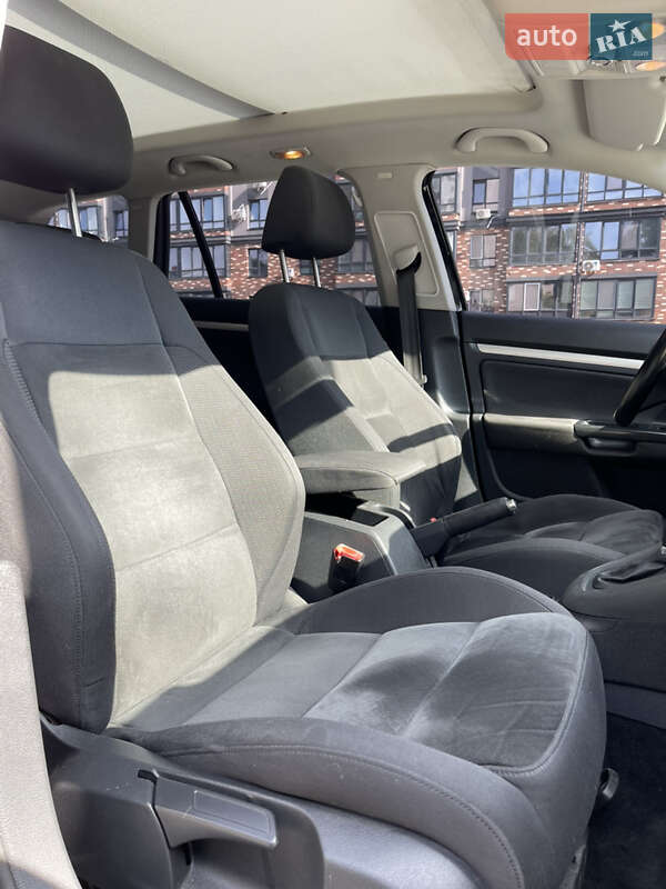 Универсал Volkswagen Golf 2010 в Житомире