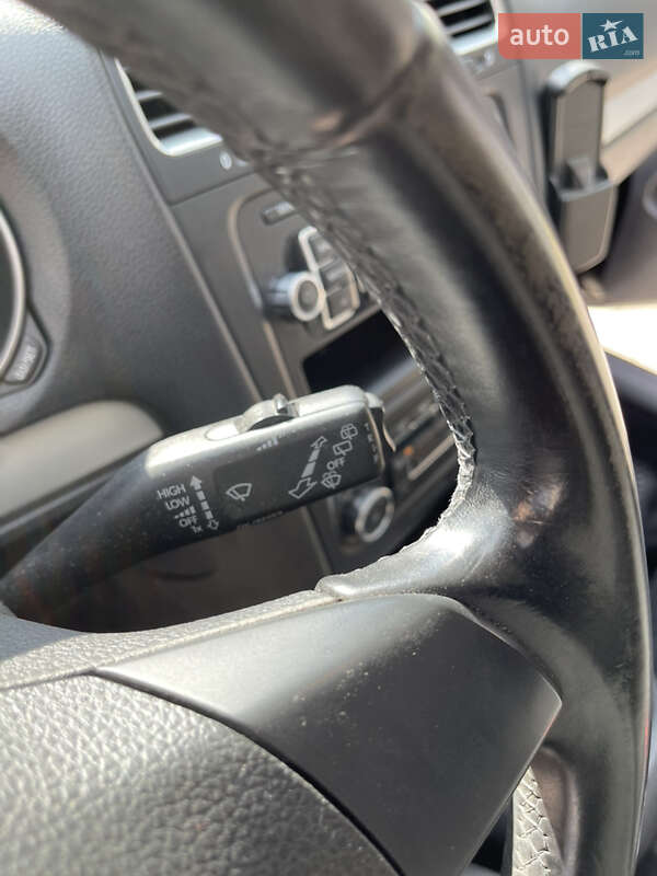 Универсал Volkswagen Golf 2010 в Житомире