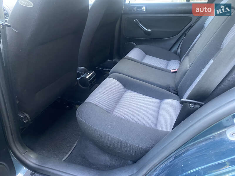 Універсал Volkswagen Golf 2002 в Бучачі