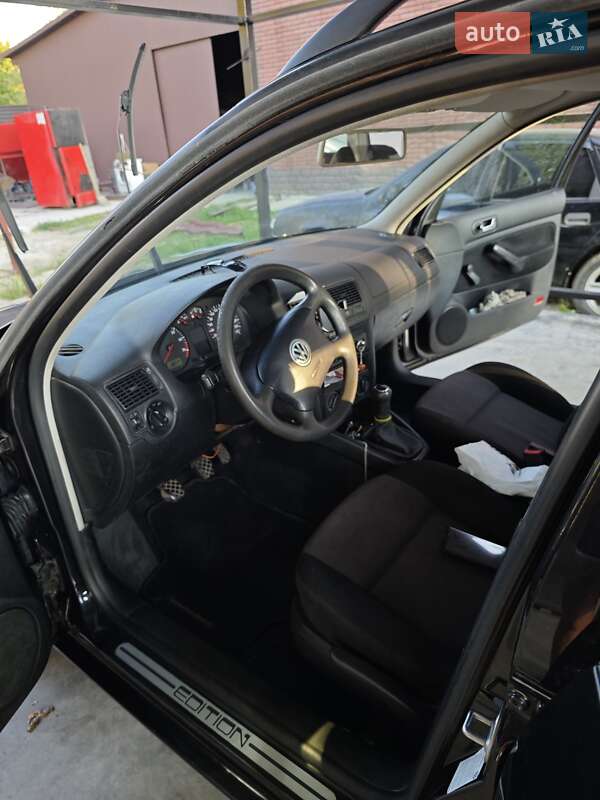 Универсал Volkswagen Golf 2001 в Киеве