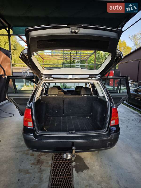 Универсал Volkswagen Golf 2001 в Киеве