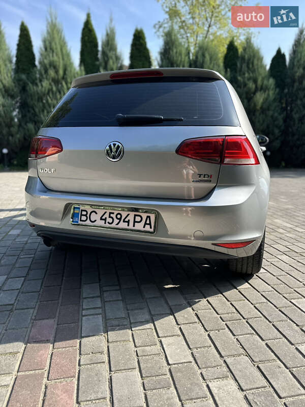 Хэтчбек Volkswagen Golf 2012 в Самборе