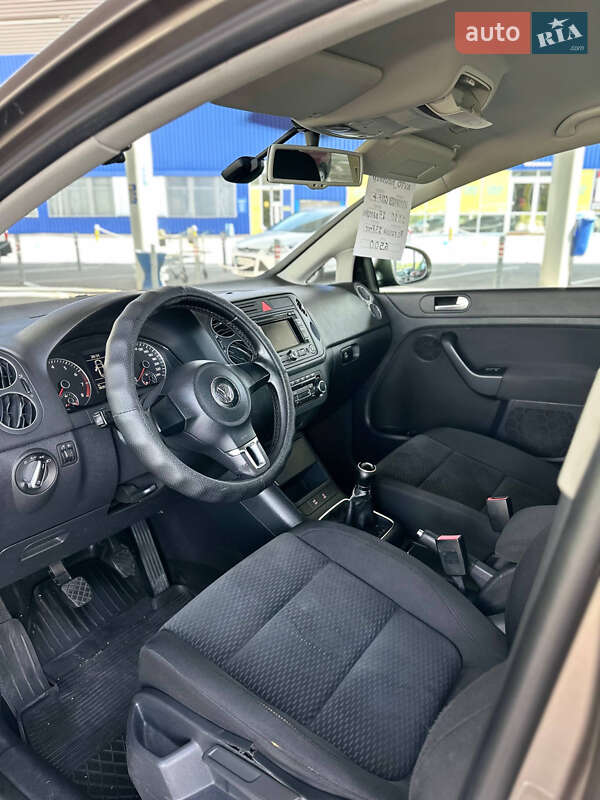 Хетчбек Volkswagen Golf 2010 в Запоріжжі