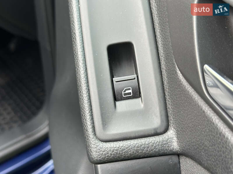 Хетчбек Volkswagen Golf 2008 в Самборі