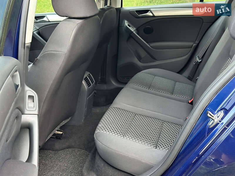 Хетчбек Volkswagen Golf 2008 в Самборі