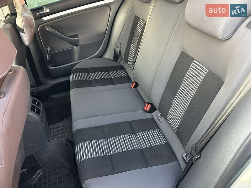 Хэтчбек Volkswagen Golf 2008 в Хмельницком