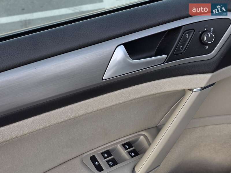 Універсал Volkswagen Golf 2015 в Тернополі