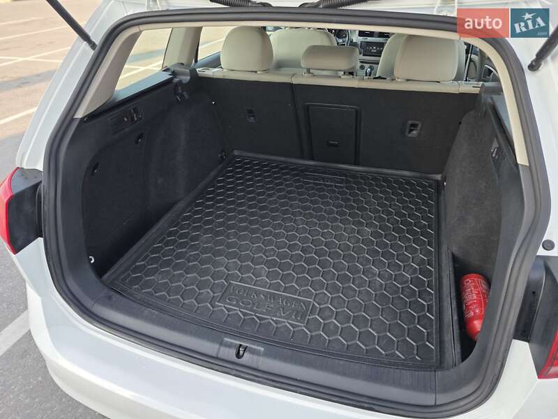 Універсал Volkswagen Golf 2015 в Тернополі