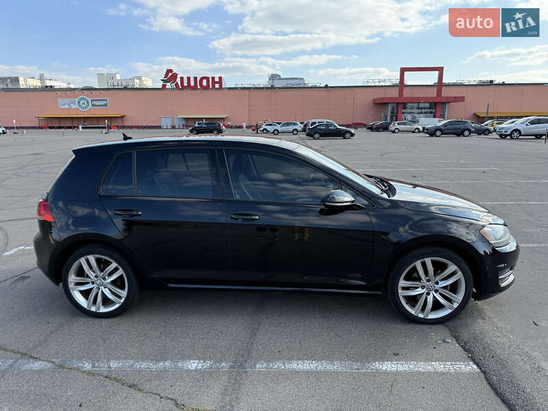 Хетчбек Volkswagen Golf 2014 в Києві