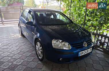 Хэтчбек Volkswagen Golf 2005 в Звягеле