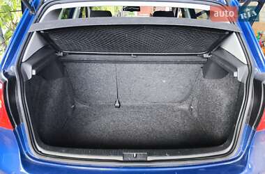 Хэтчбек Volkswagen Golf 2005 в 