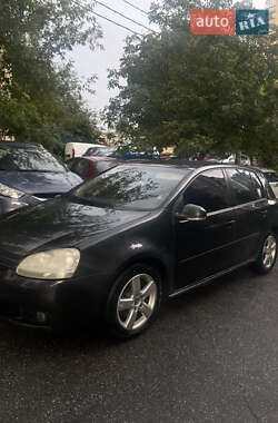 Хетчбек Volkswagen Golf 2006 в Києві