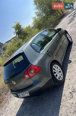 Хетчбек Volkswagen Golf 2004 в 