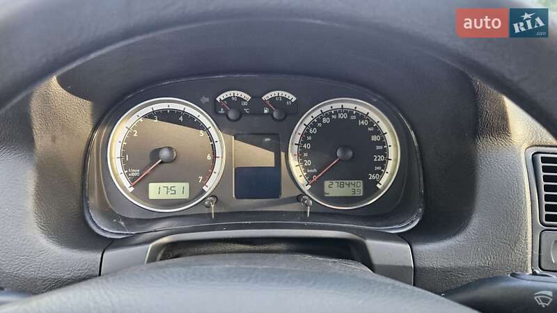 Хетчбек Volkswagen Golf 2003 в Тернополі