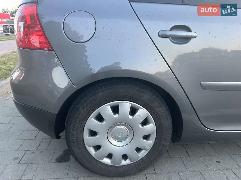 Хэтчбек Volkswagen Golf 2008 в Хмельницком