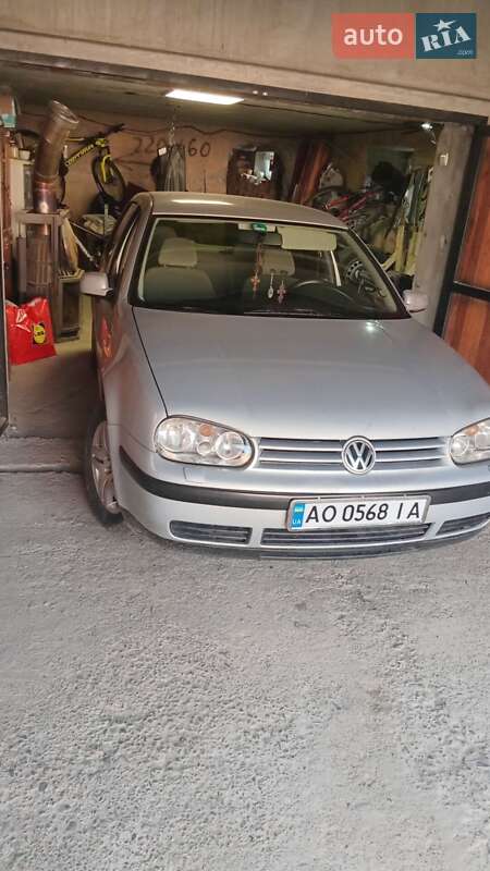 Хэтчбек Volkswagen Golf 1998 в Ужгороде