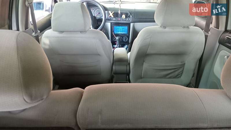 Хэтчбек Volkswagen Golf 1998 в Ужгороде