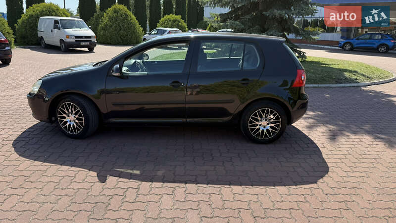Хэтчбек Volkswagen Golf 2005 в Хмельницком