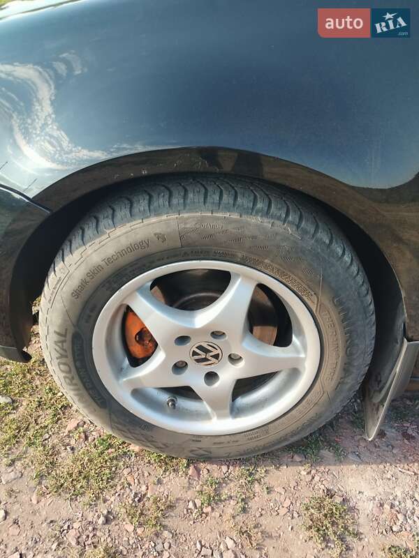 Хэтчбек Volkswagen Golf 2004 в Радехове фото 3 Хэтчбек Volkswagen Golf 2004 в Радехове