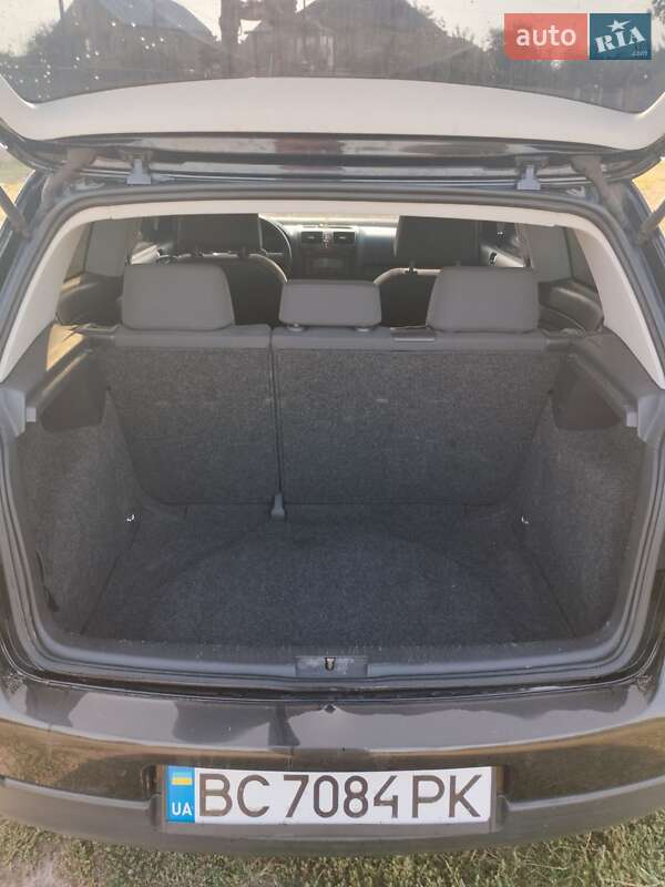 Хэтчбек Volkswagen Golf 2004 в Радехове фото 10 Хэтчбек Volkswagen Golf 2004 в Радехове